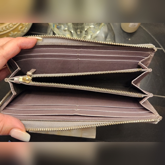 GUCCI GG Leather Zip Wallet in Lavender 2956710959 - Picture 10 of 15